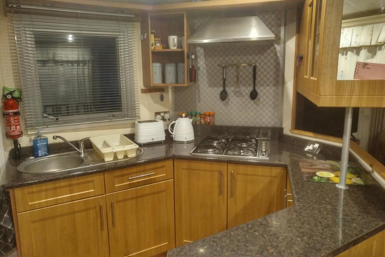 2 Bedroom Static Caravan On Quiet Park Near Caernarfon & Snowdonia 外观 照片
