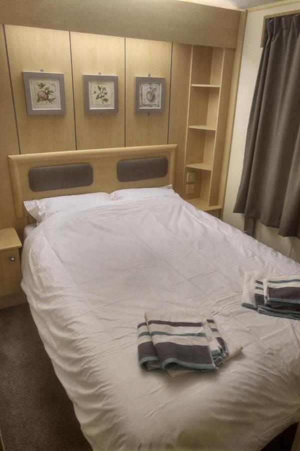 2 Bedroom Static Caravan On Quiet Park Near Caernarfon & Snowdonia 外观 照片